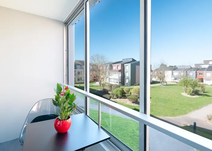 L'ecume De - A 2min De La