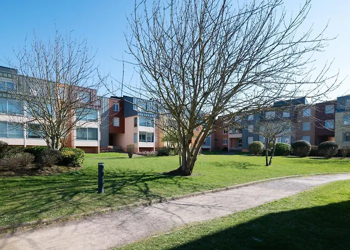 L'ecume De - A 2min De La *