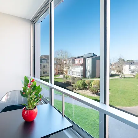 L'ecume De - A 2min De La