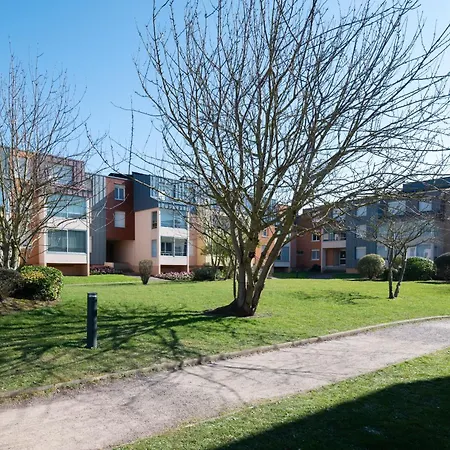 L'ecume De - A 2min De La *